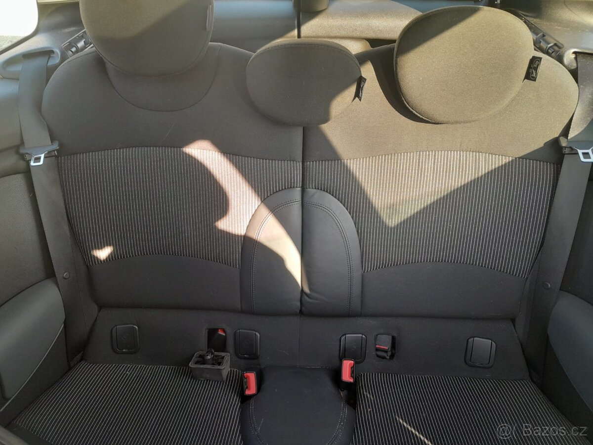 Mini Cooper Clubman 1.6i Panorama NOVÁ STK , KLIMA - 12