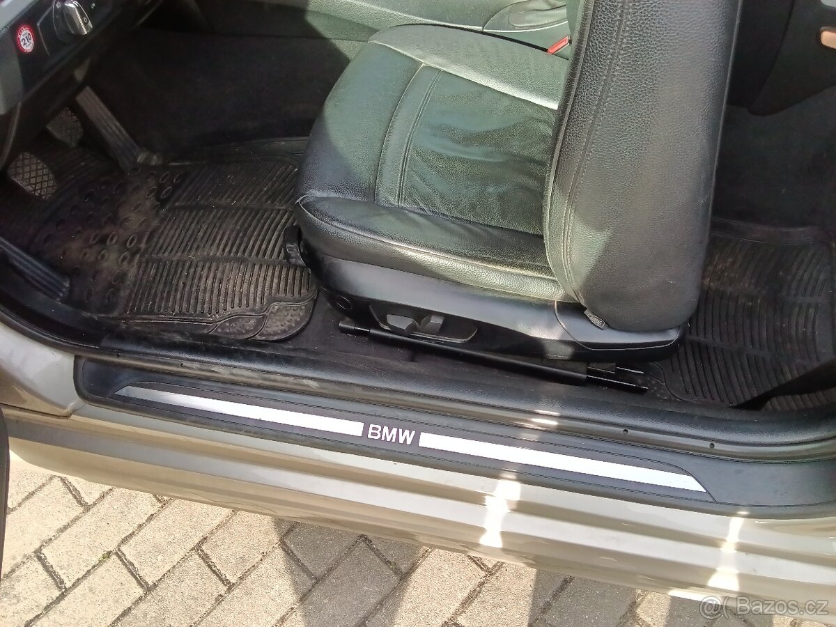 BMW 320 D. R.2009 X Drive - 12