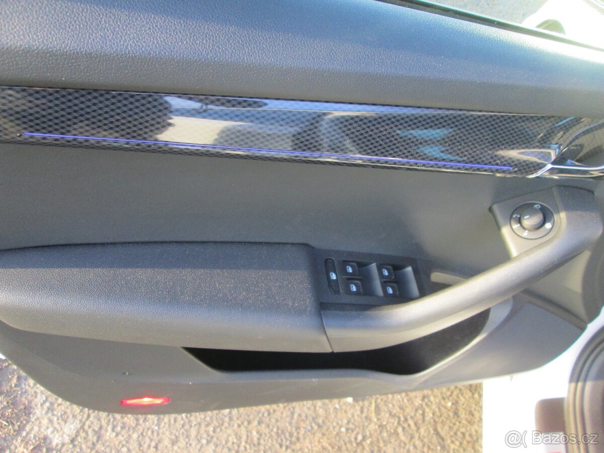 Škoda Octavia III RS 169KW manuál 93000km Navi Full Led 1.ma - 12