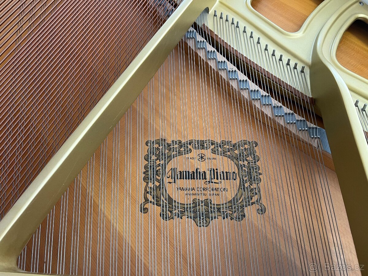 Japonský klavír Yamaha se zárukou 5 let. Doprava zdarma - 12