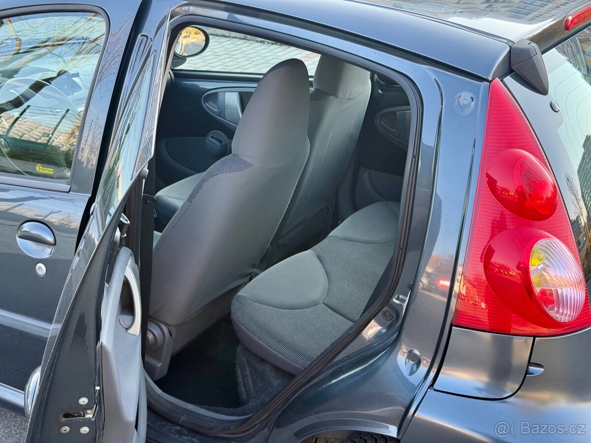 Pronájem Peugeot 107 - 12