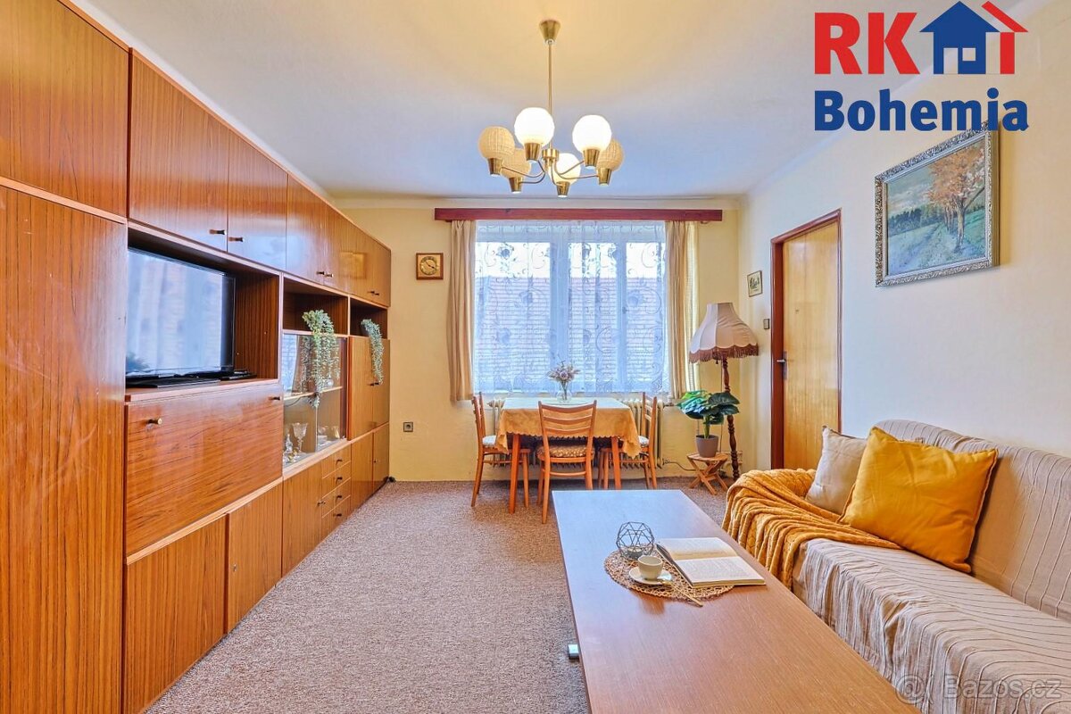 Nabízím k prodeji 2 rodinné domy s velkým pozemkem v obci By - 12