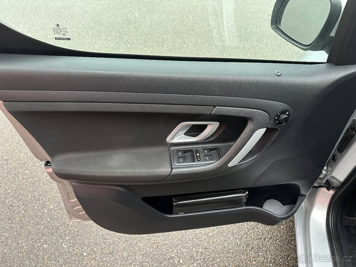 ŠKODA ROOMSTER 1.4TDi AMBITION - 12