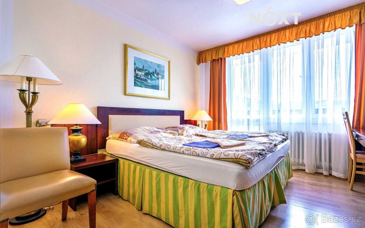 Prodej komerční Ubytování, 9 000㎡ - 12