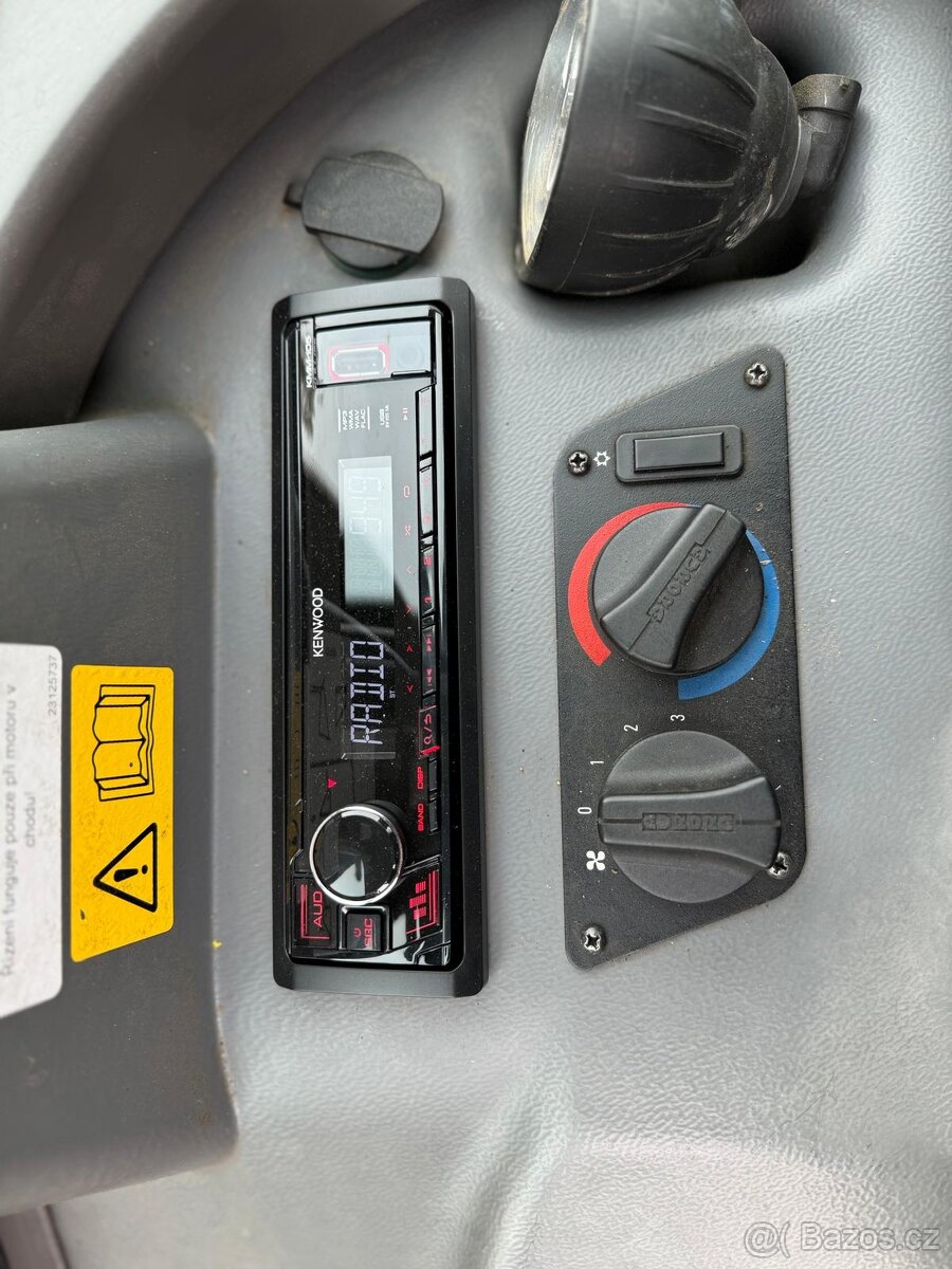 Kolový nakladač Mecalac ax1000 - 12