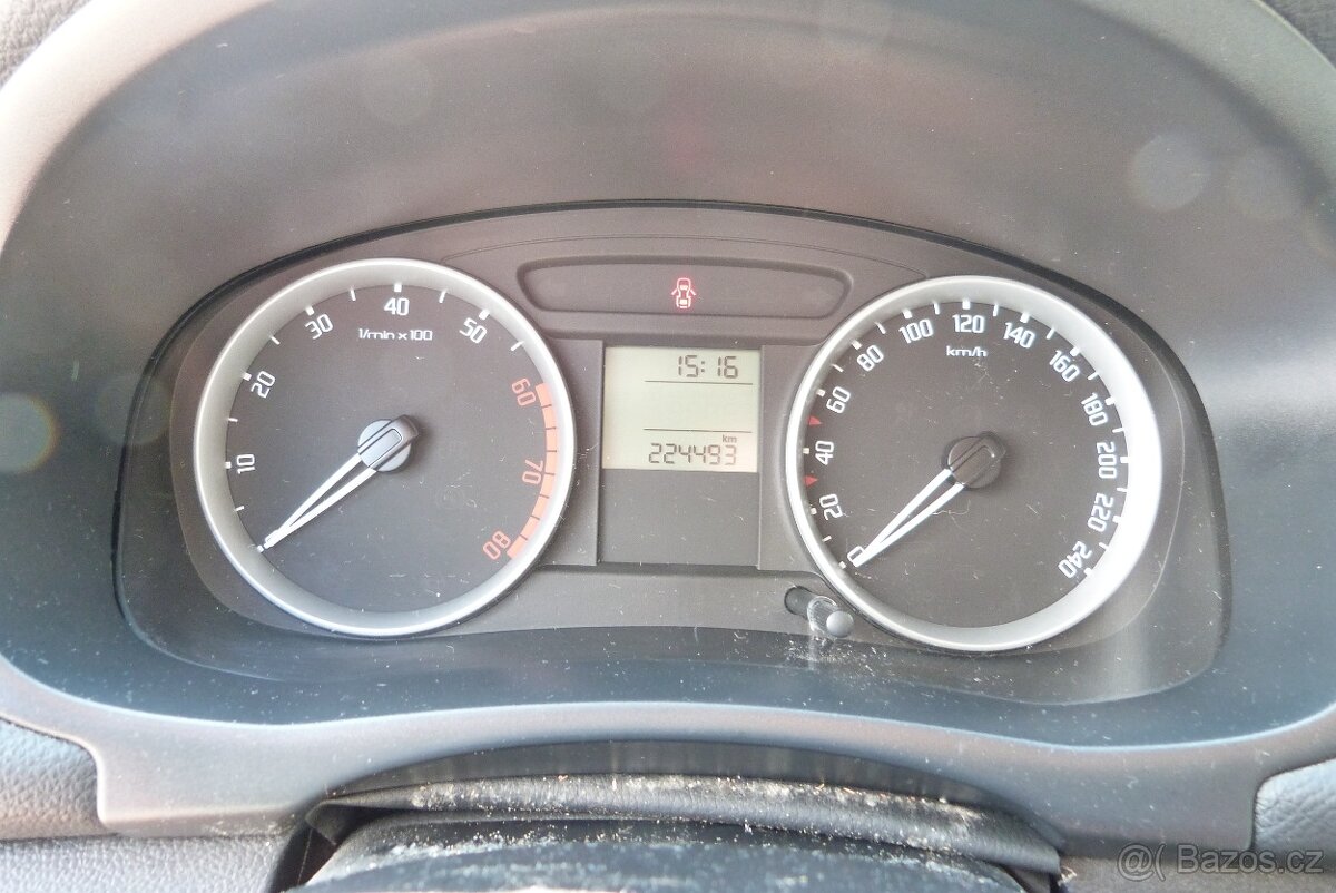 Škoda Fabia 1.6i 77kw - 12