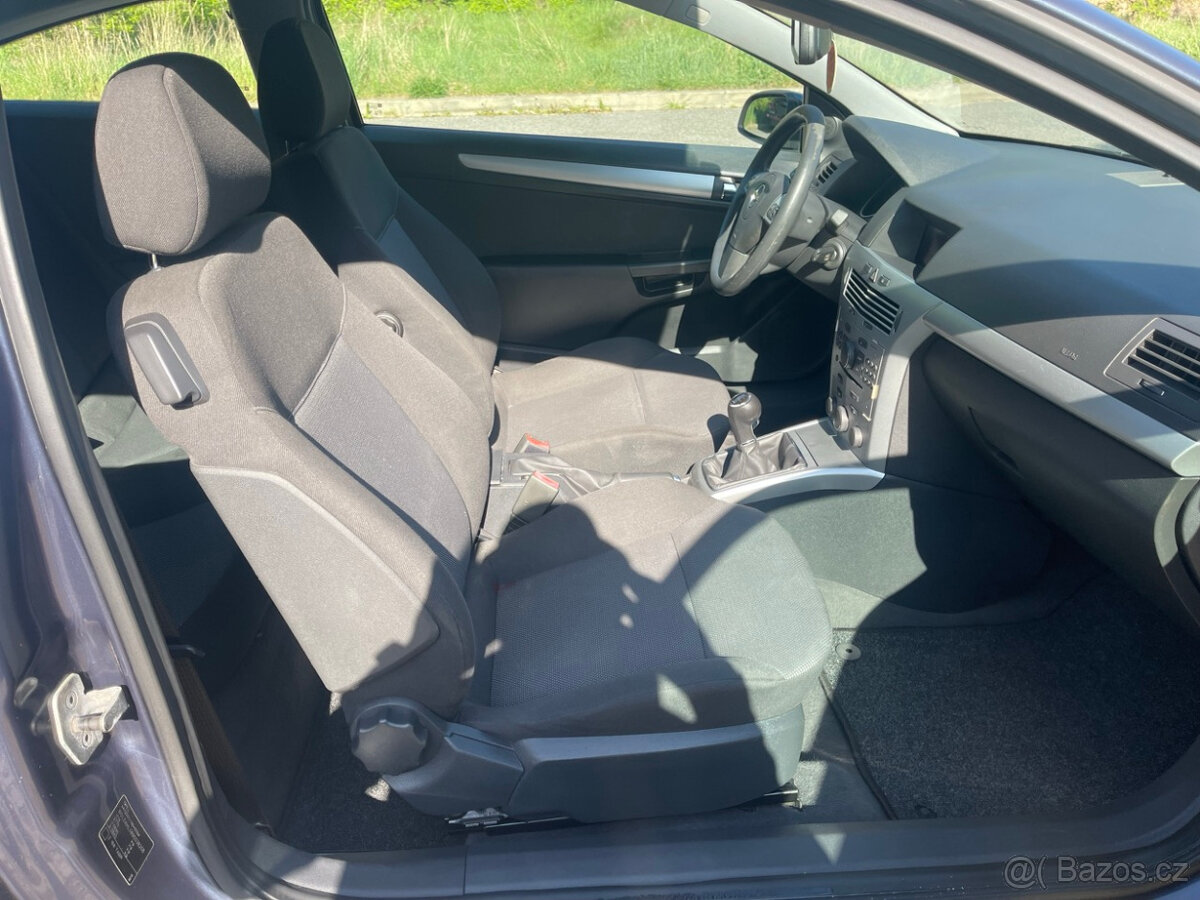 OPEL ASTRA H GTC, 1.4 Benzin - 12