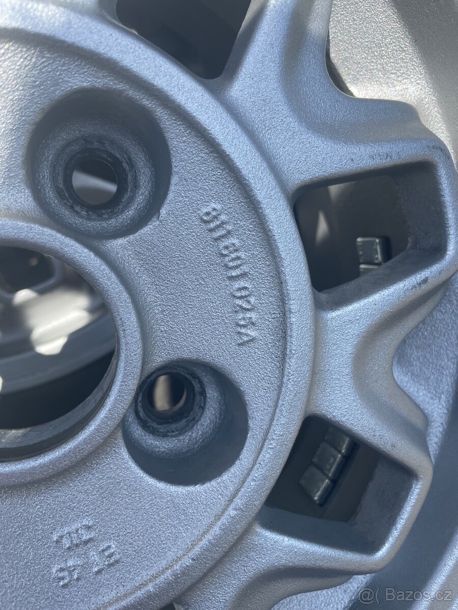 VW Alu 13” Retro s 175/70 R13 - 12