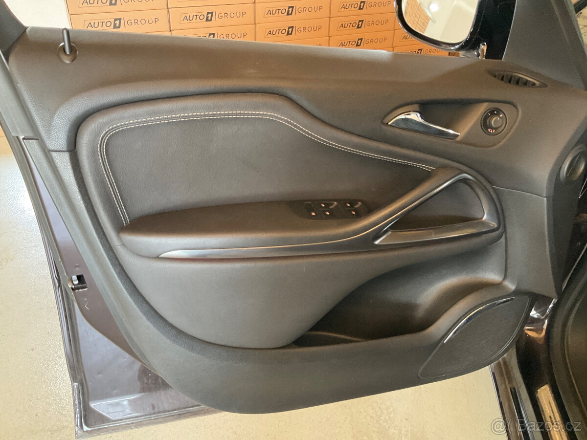 Opel Zafira Tourer 2.0 CDTI Cosmo - 7MÍST - 12