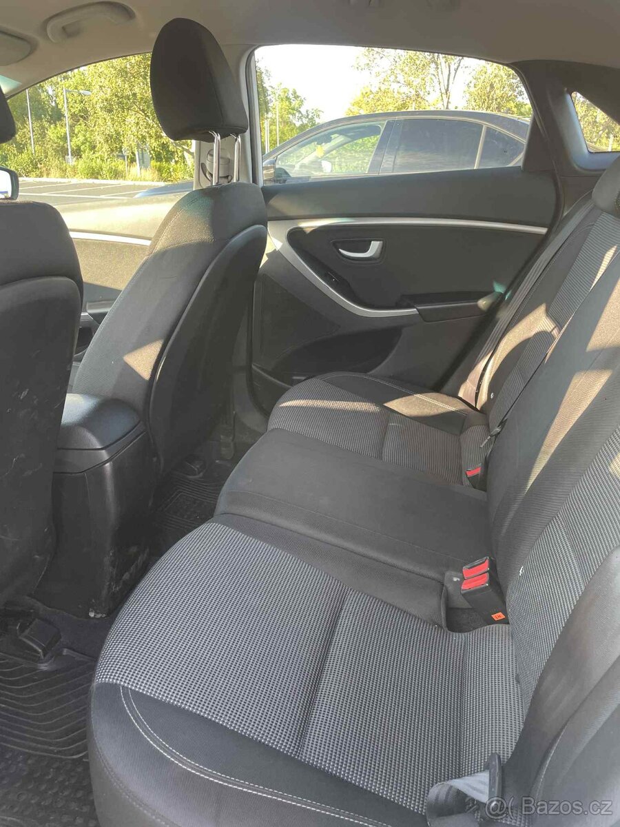 Rok2016 i 30 1,6 Crdi HYUNDAI zachovalý vůz sportovní vzhle - 12