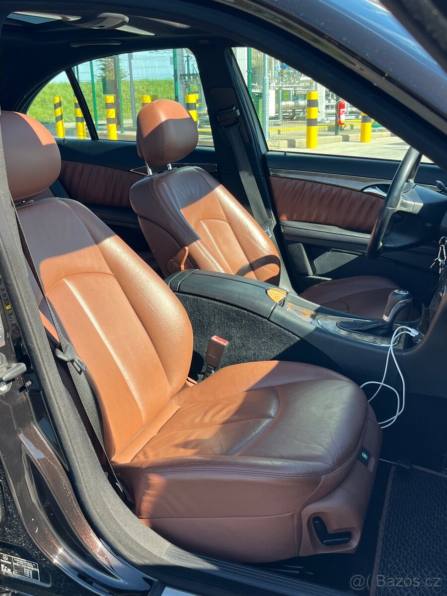 Mercedes E280 - 12