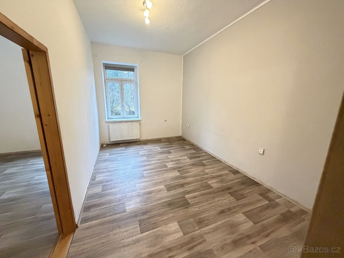 Pronájem bytu 2+1 Velké Meziříčí - Příkopy, 85m2 ihned - 12