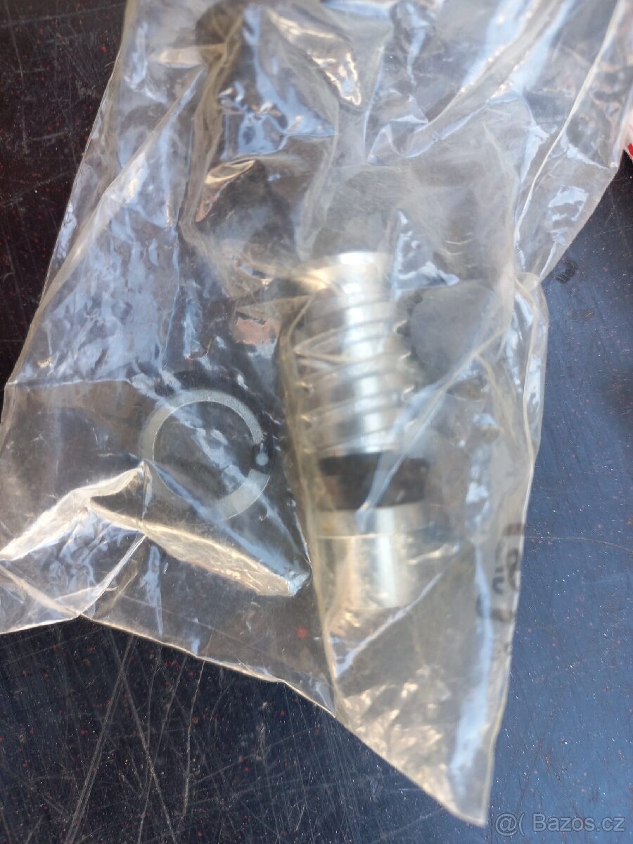 Suzuki VS 1400 Intruder - DÍLY -Padáky - Manuály - 12