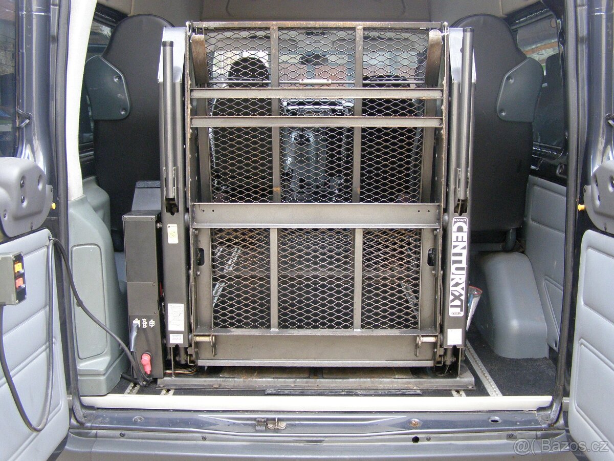 Transit MINIBUS uprava pro vozickare 1 majitel - 12