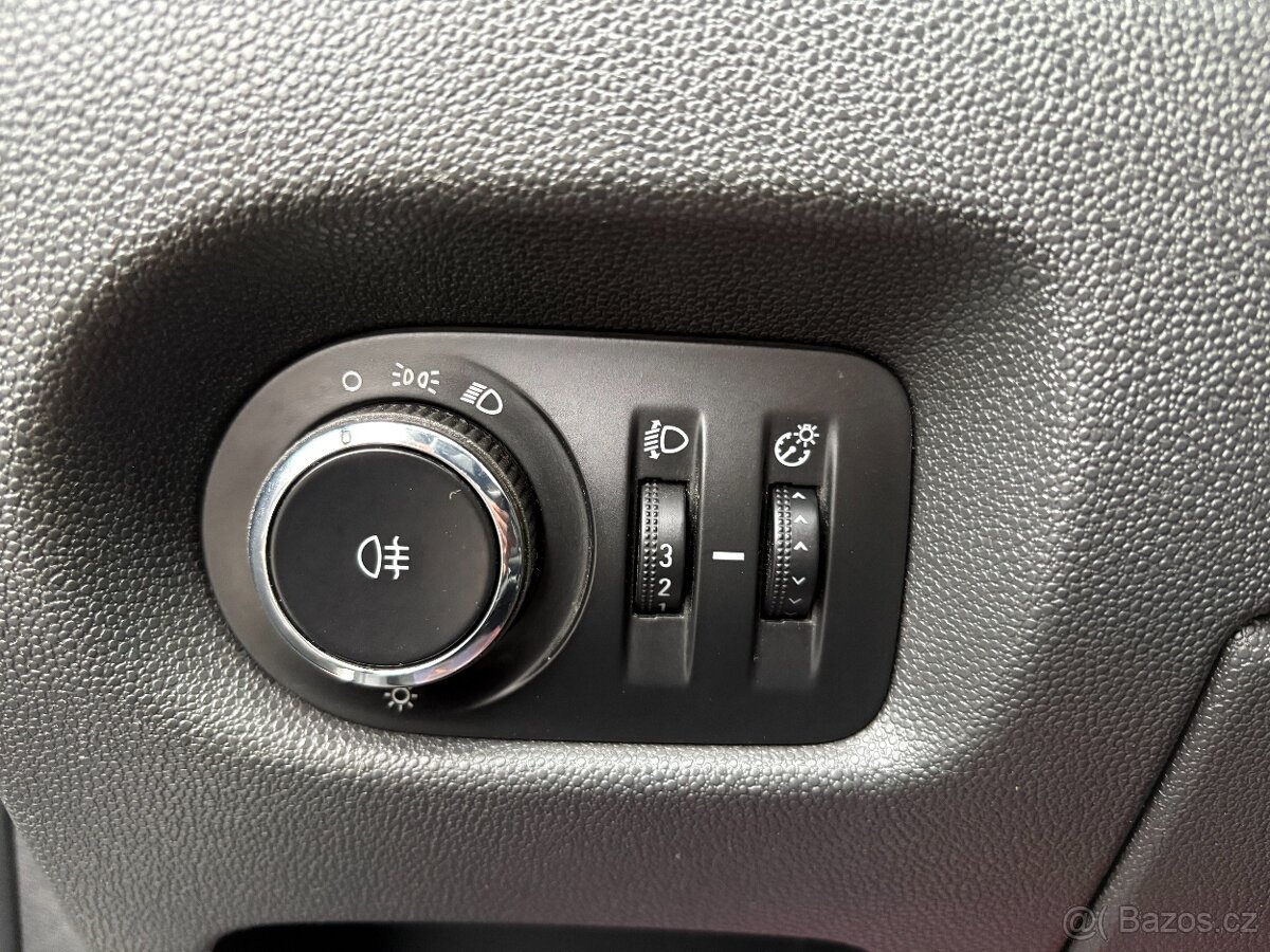 Opel Corsa 1,3 CDTi Serviska, Tažné, Klima - 12