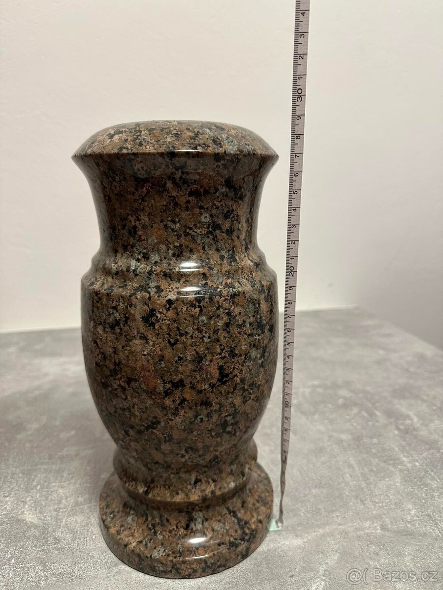 Granitové výrobky – váza, lampy, dekorativní koule - 12