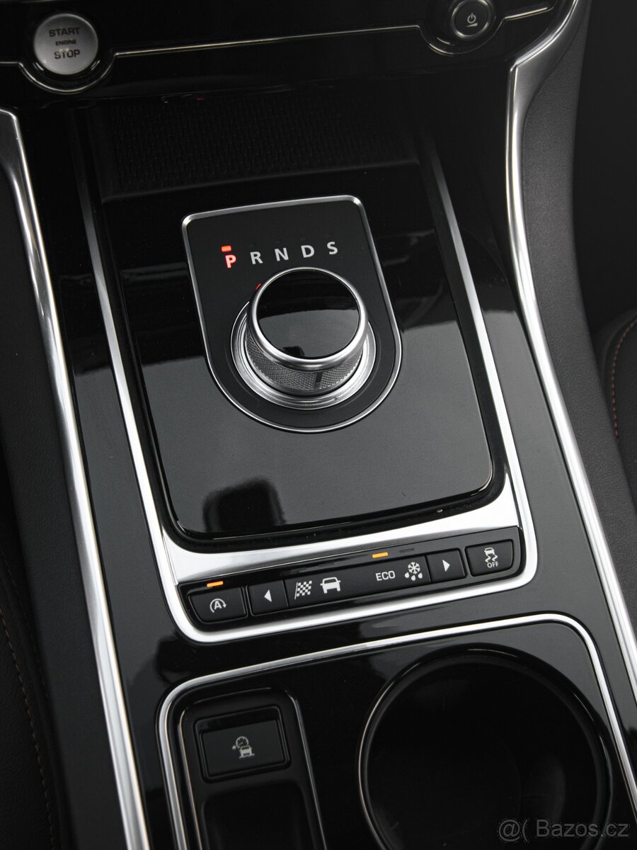Jaguar XE, 25t 2,0/177kW 1.maj - 12