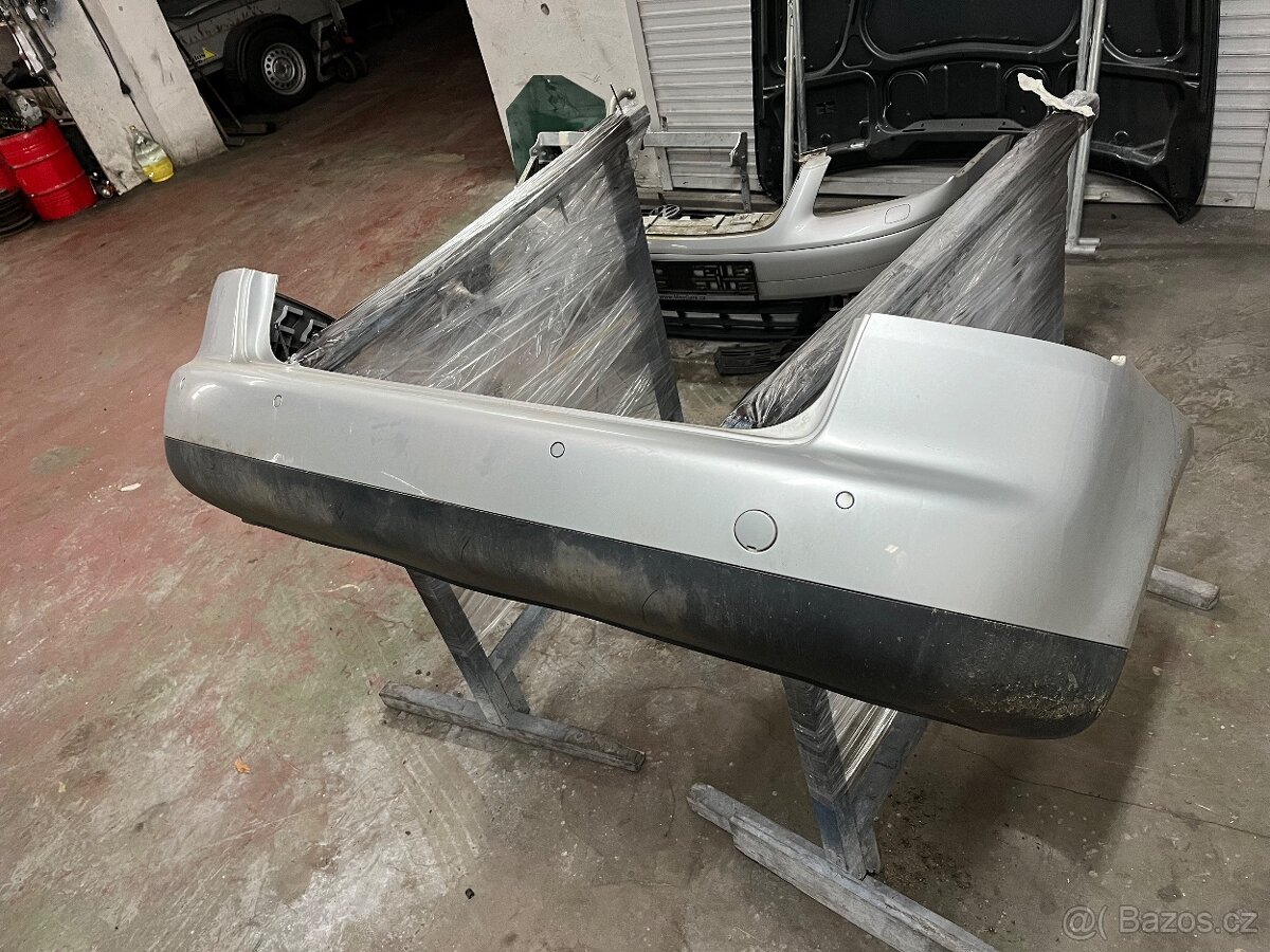 Vw Touran přední zadní nárazník LA7W stříbrný maska - 12