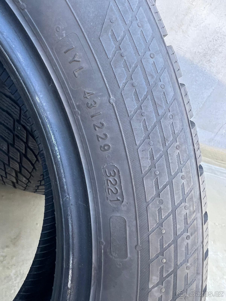 205/55R17 WR SNOWPROOF P 95V XL zimní pneu 8mm - 12