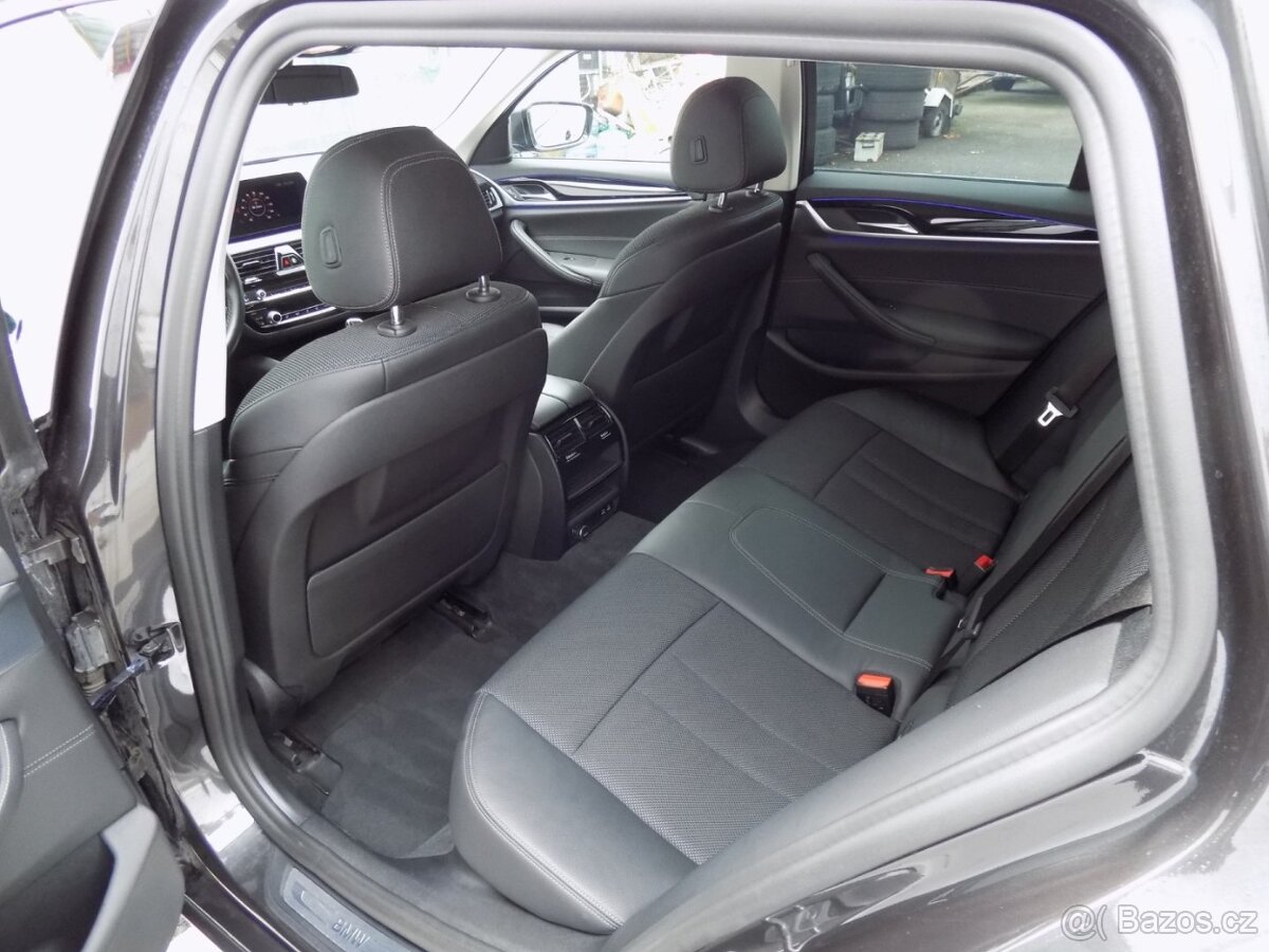 BMW Řada 5 530d/Sport-Line/Full-Led/ - 12