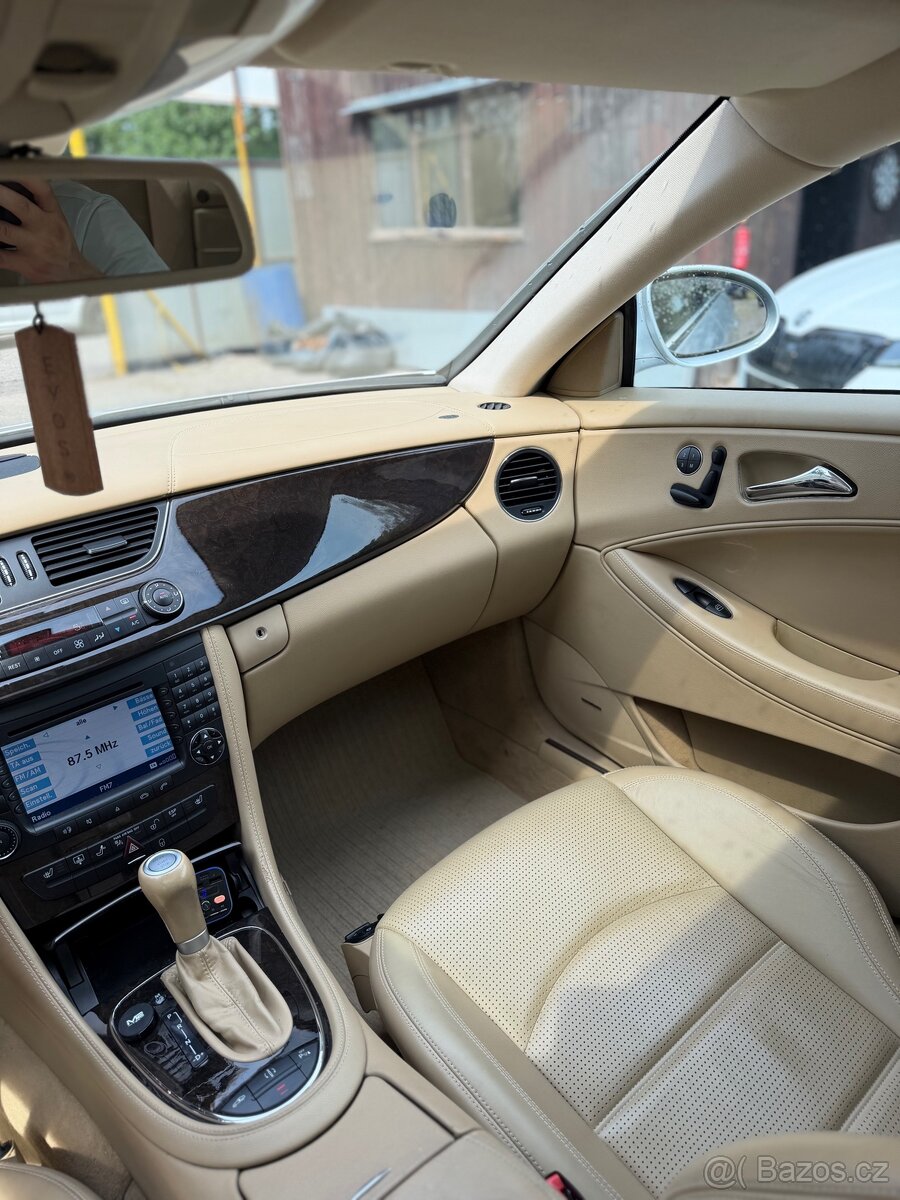 Mercedes-Benz CLS 55 AMG - 12