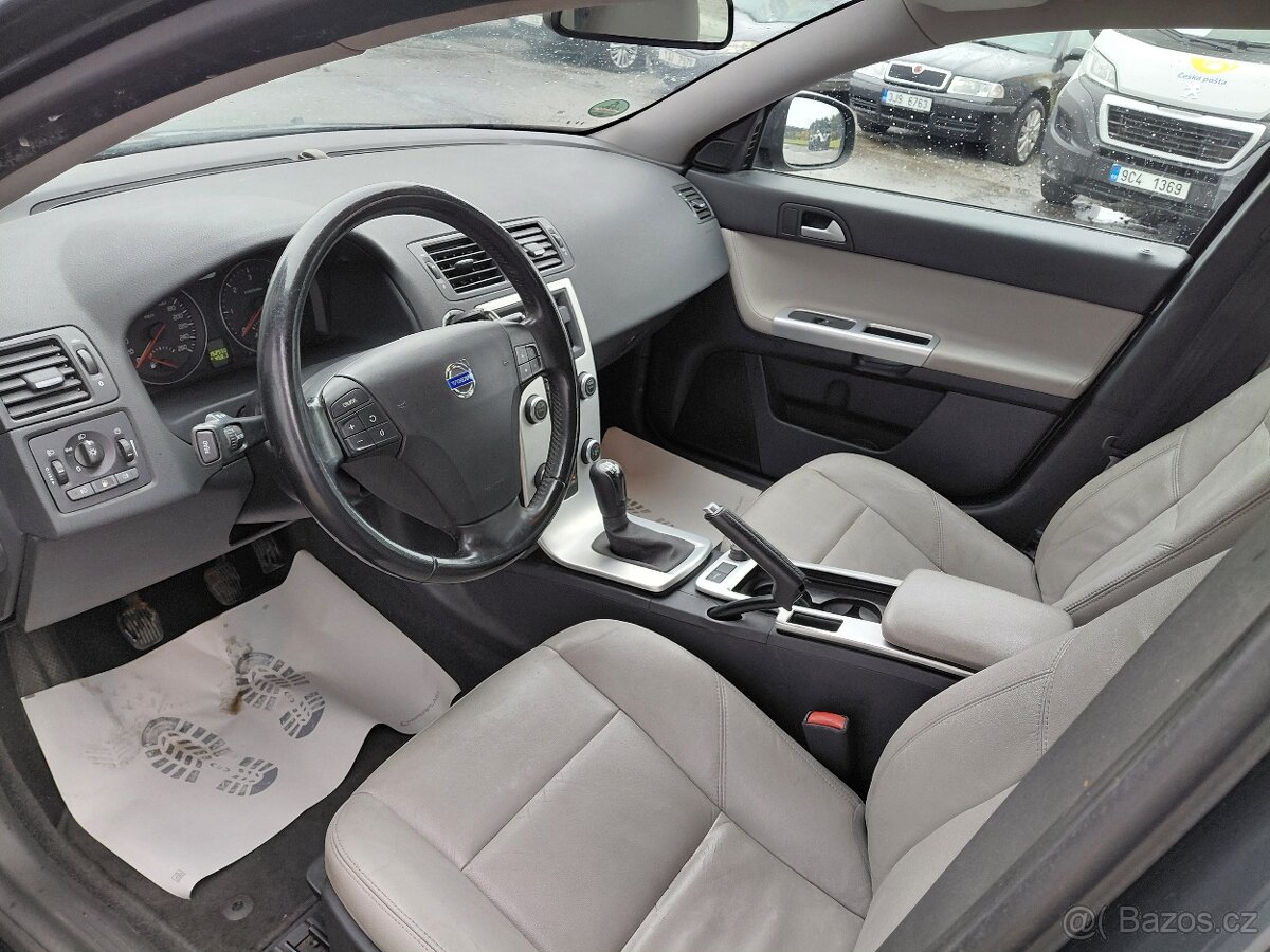 VOLVO V50, 1.6D, r.10, 155000km, VELMI SOLIDNÍ - 12