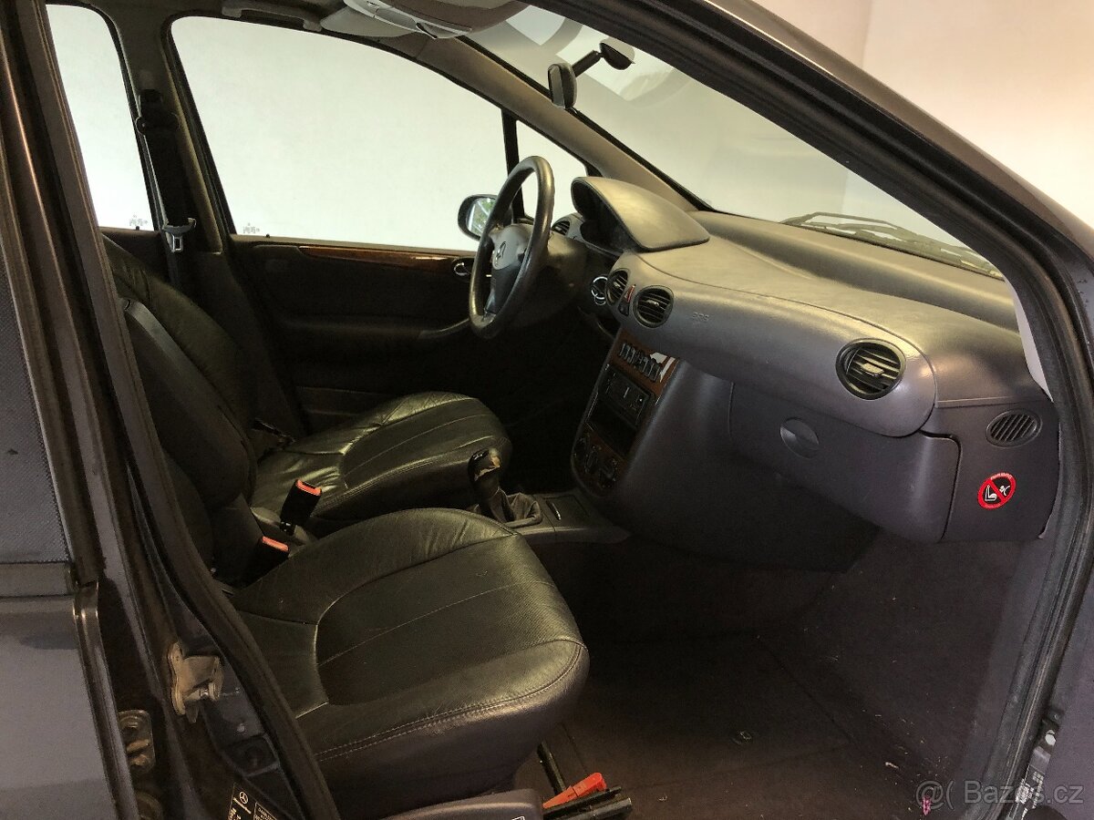 MERCEDES-BENZ A 190I - 12