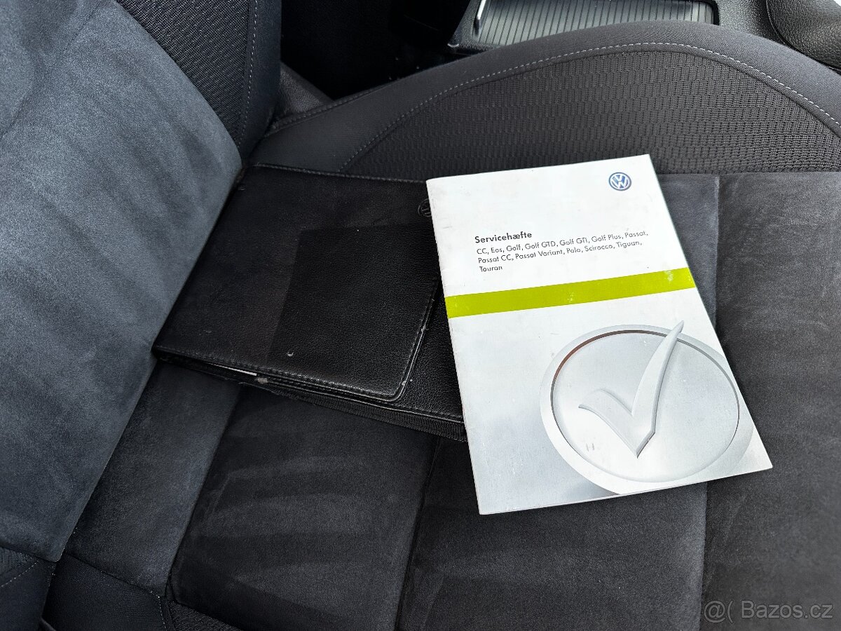 Volkswagen Golf 1.4 TSI 118kW DSG Highline ALU R17 Alcantara - 12