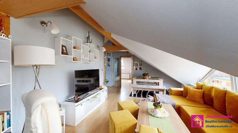 Prodej podkrovního bytu 4+1, 106 m², zahrada, Břeclav - 12