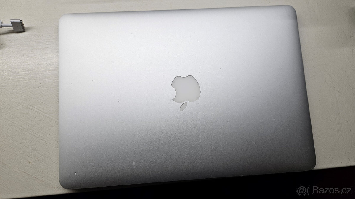 Macbook Air 2012 + nabíjačka - 12