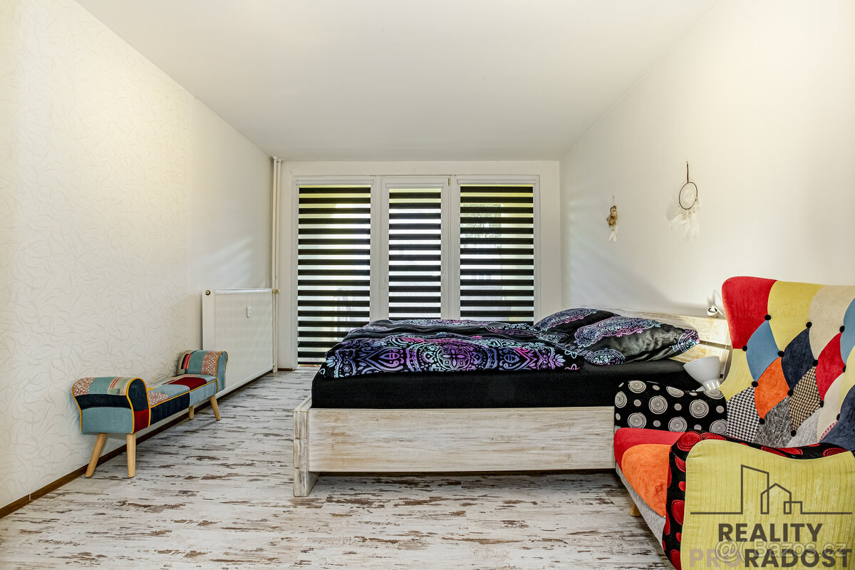 Kompletně zařízený byt 3+1 s lodžií v klidné části Vyššího B - 12