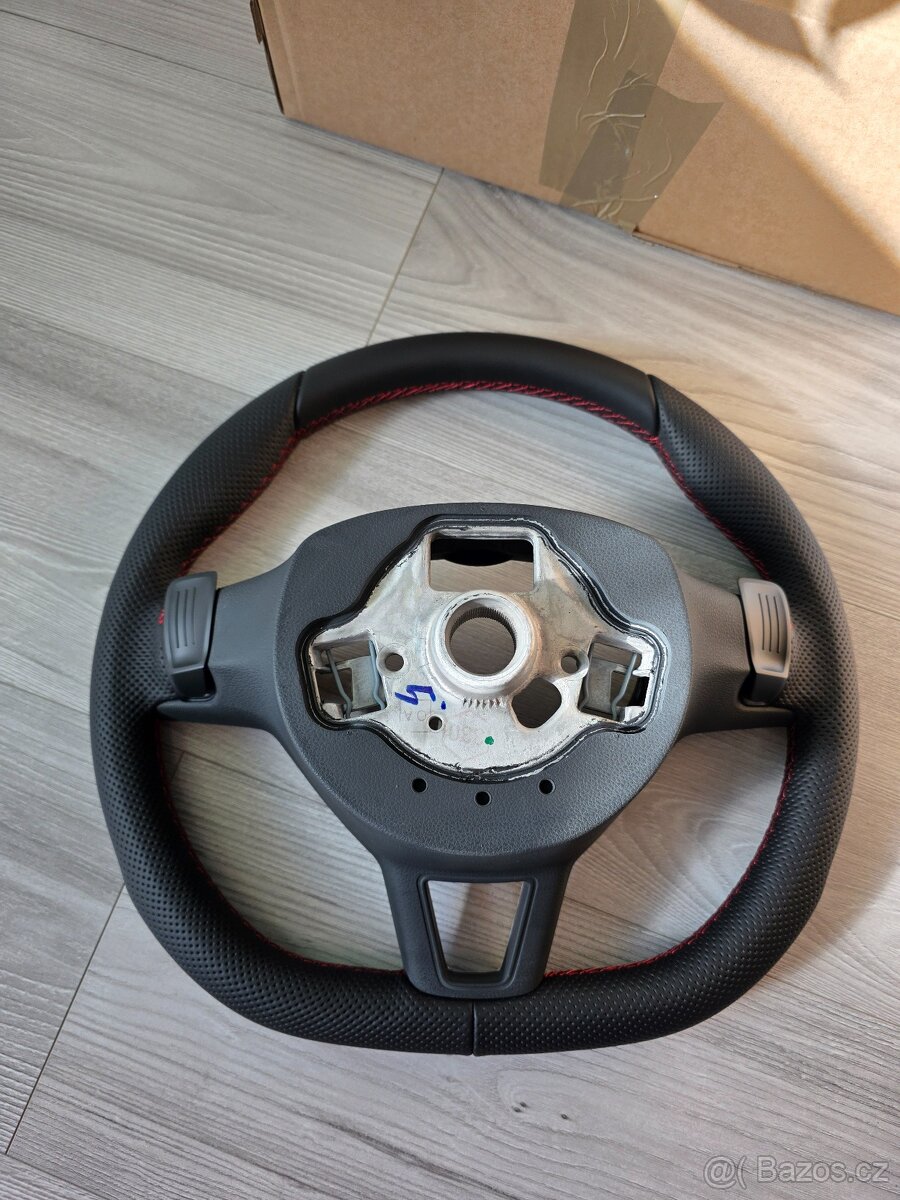 Nový zkosený volant Škoda + PÁDLA DSG - 12