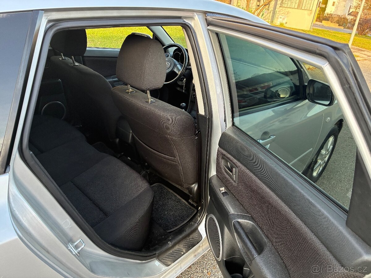 Mazda 3 1.4i 62kw rv. 2008 serviska pěkný stav - 12