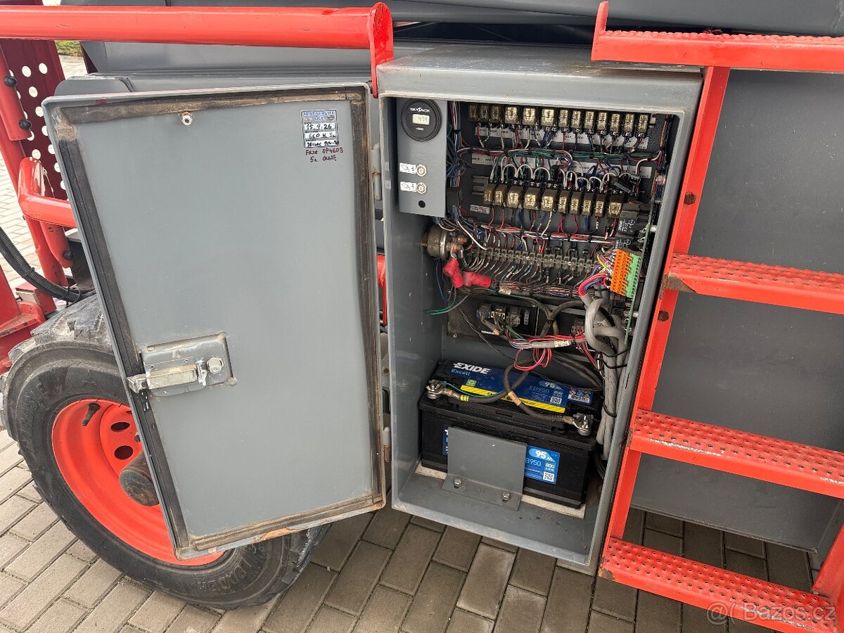 Terénní Nůžková Plošina Skyjack SJ-8831 | r. 2017 | 480 mth - 12