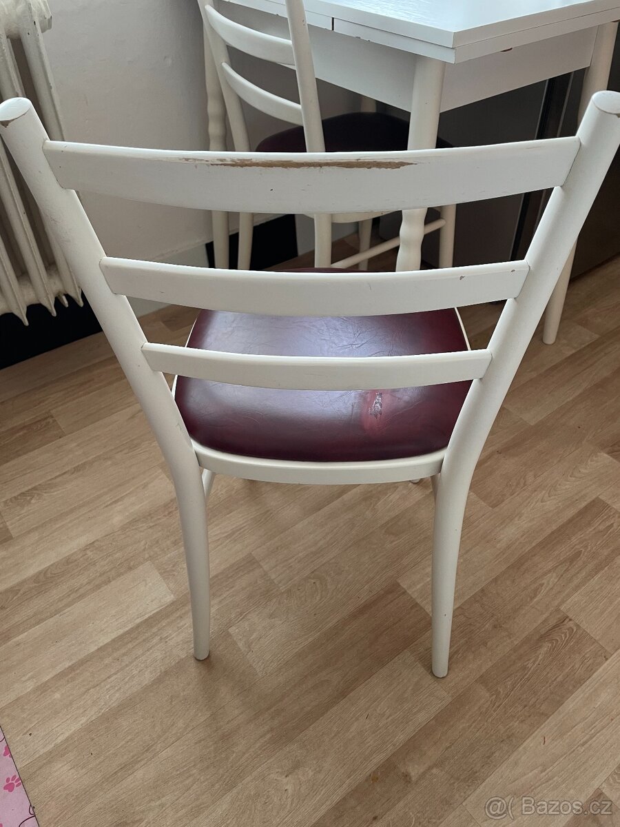 Jídelní stůl a židle - 12