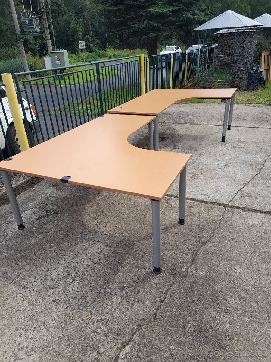 Rohovy psaci kancelarsky stul - 12