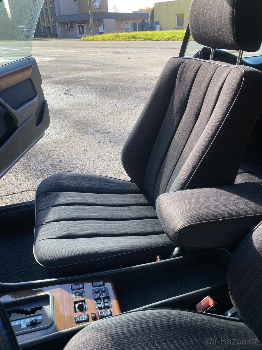 Mercedes-Benz w124 300ce - 12