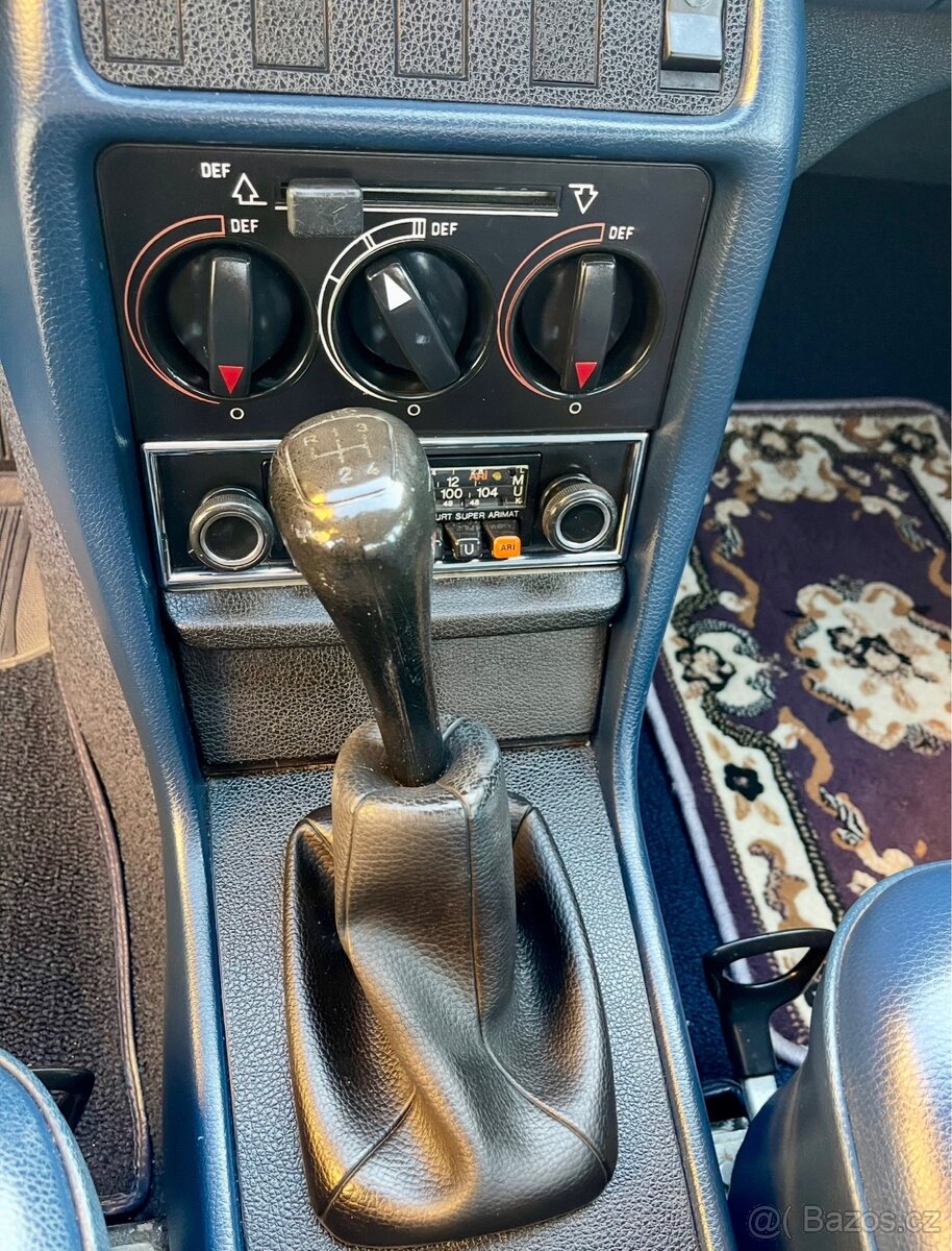 Mercedes benz w123 250 - 12