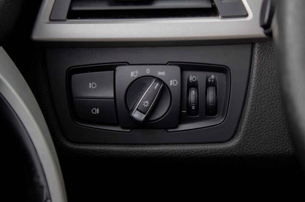 BMW rad 3 Touring 320d AT/8 - 12