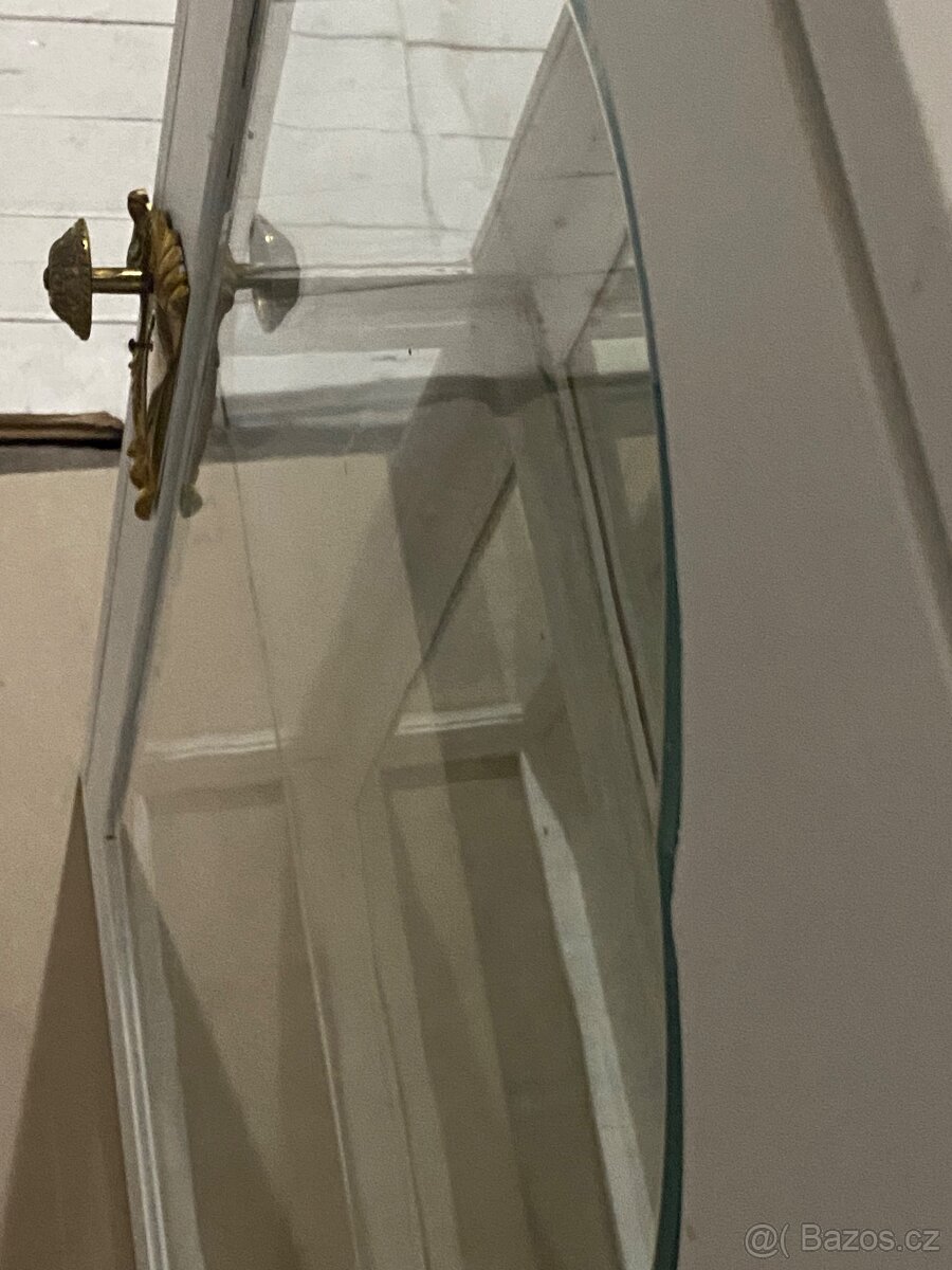 Umělecká závěsná vitrína s historickým fazetovým sklem - 12