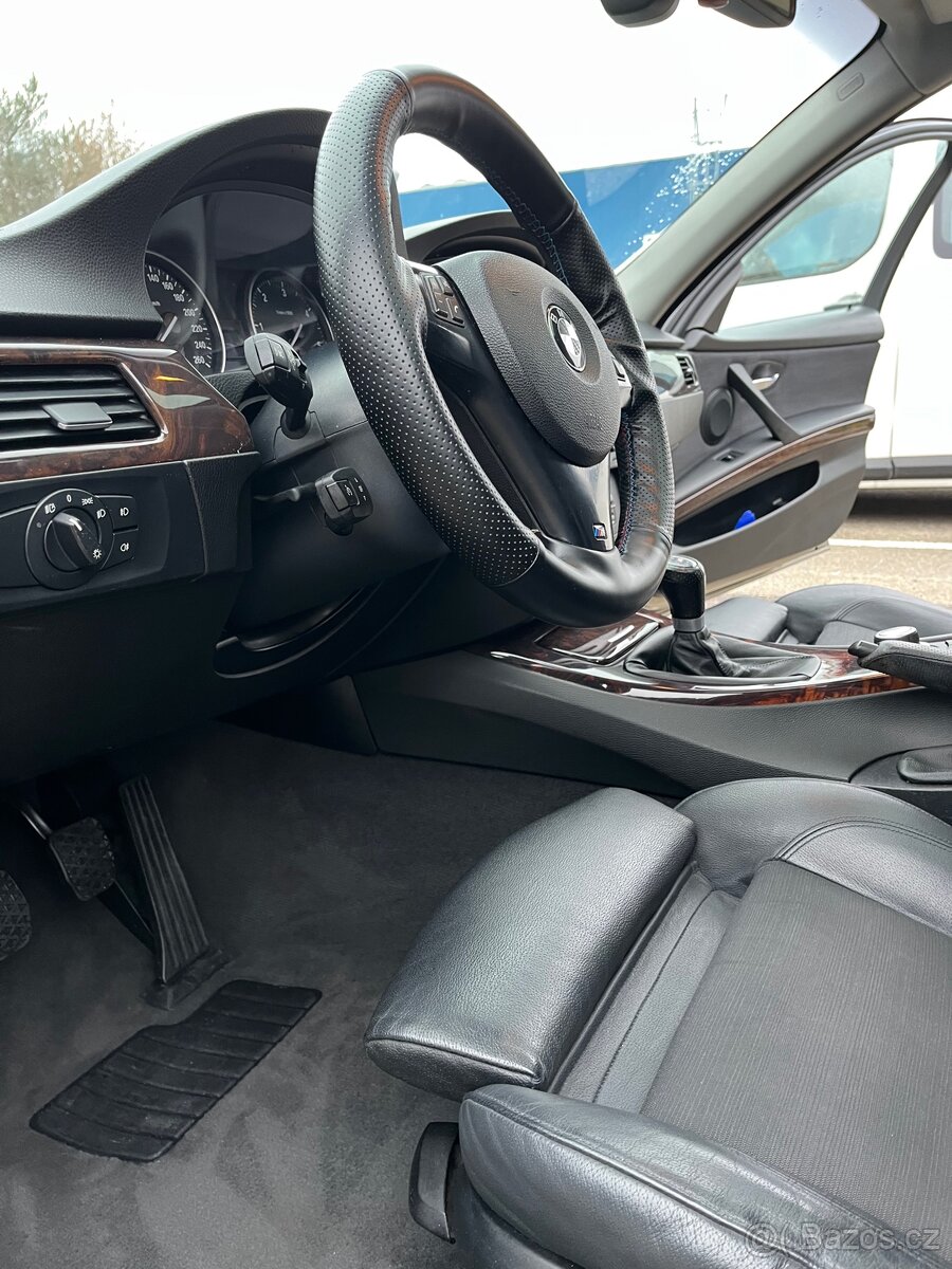 BMW 3 e90 320d 120 kw - 12