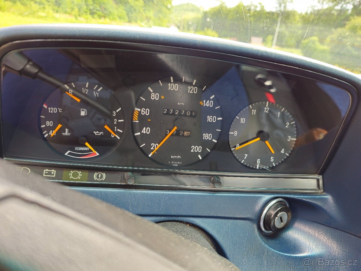 Mercedes Benz W123, 230E, piano - 12