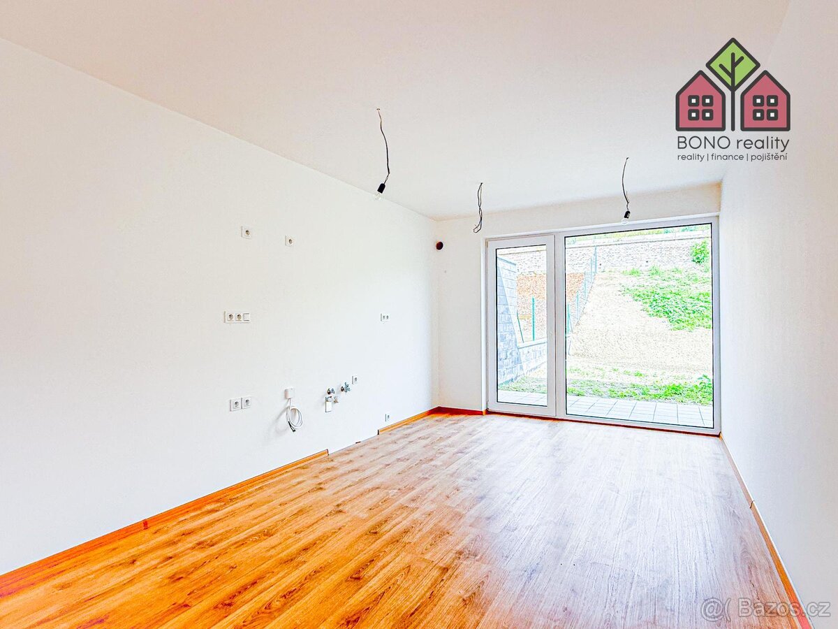 RD, dispozice 4+kk, plocha 160 m2, novostavba, garáž, zahrad - 12