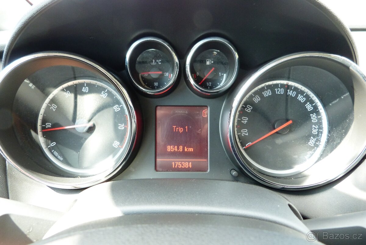 Opel Astra 1.4i Turbo 103 kw - 12