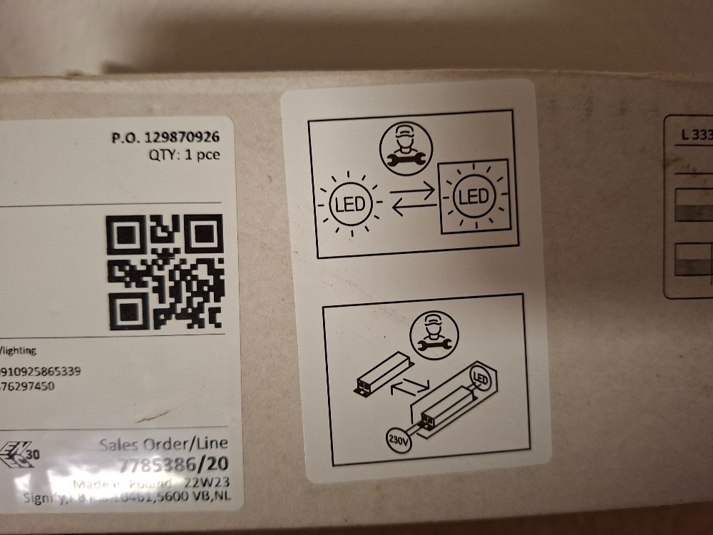 POULIČNÍ LED OSVĚTLENÍ PHILIPS CORELINE MALAGA - 12