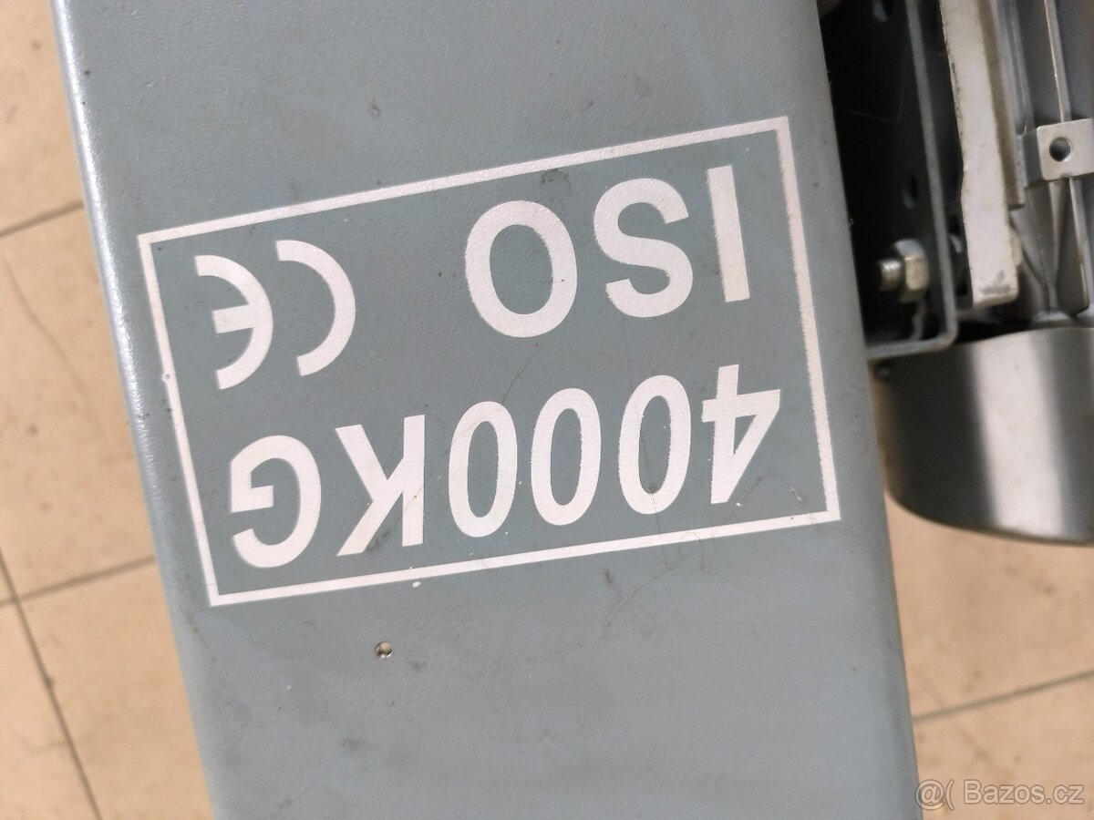 Prodám zvedák 4t - 12