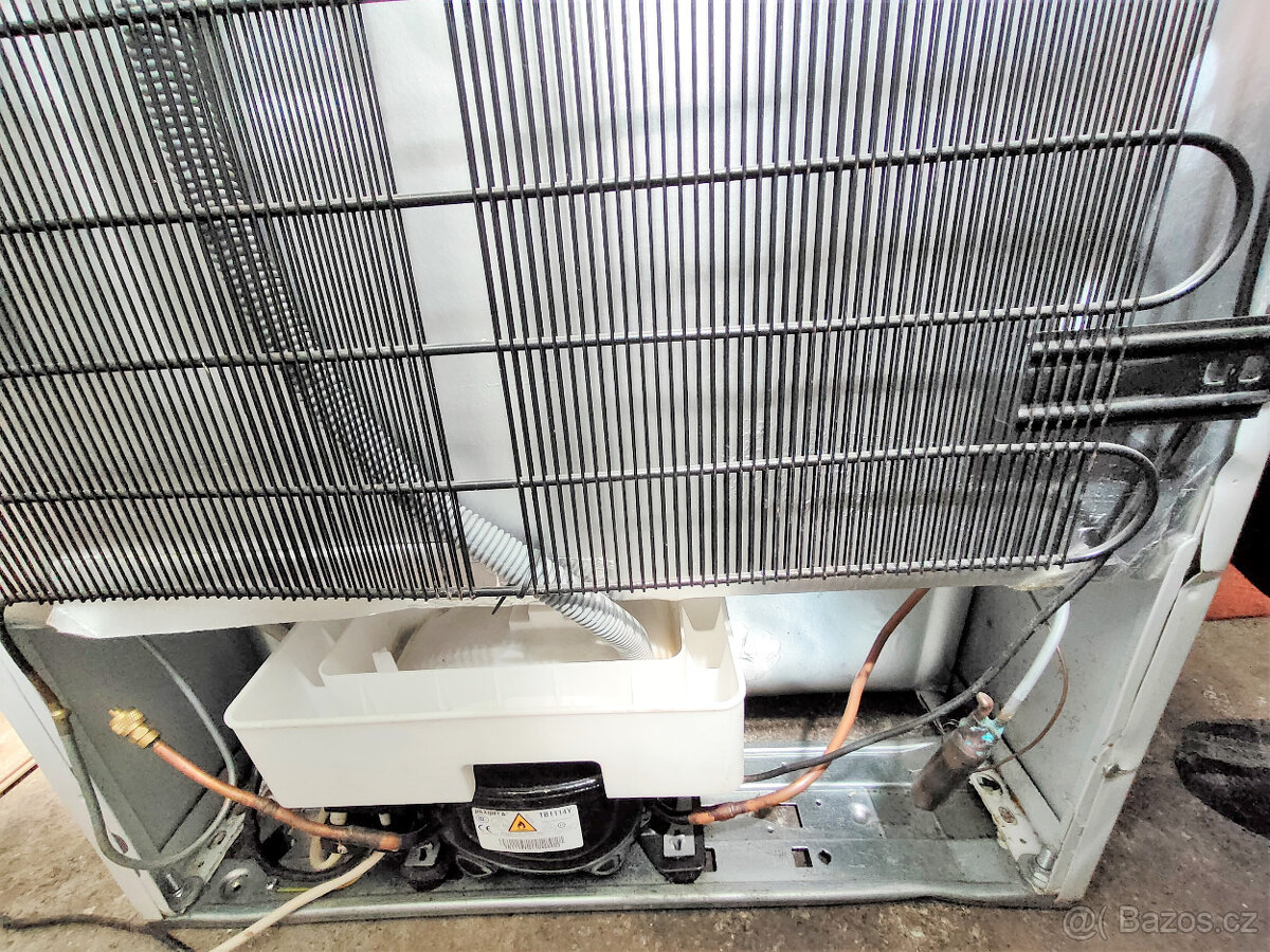 Lednice s mrazákem BEKO CN237231 K60365NE Na díly - 12