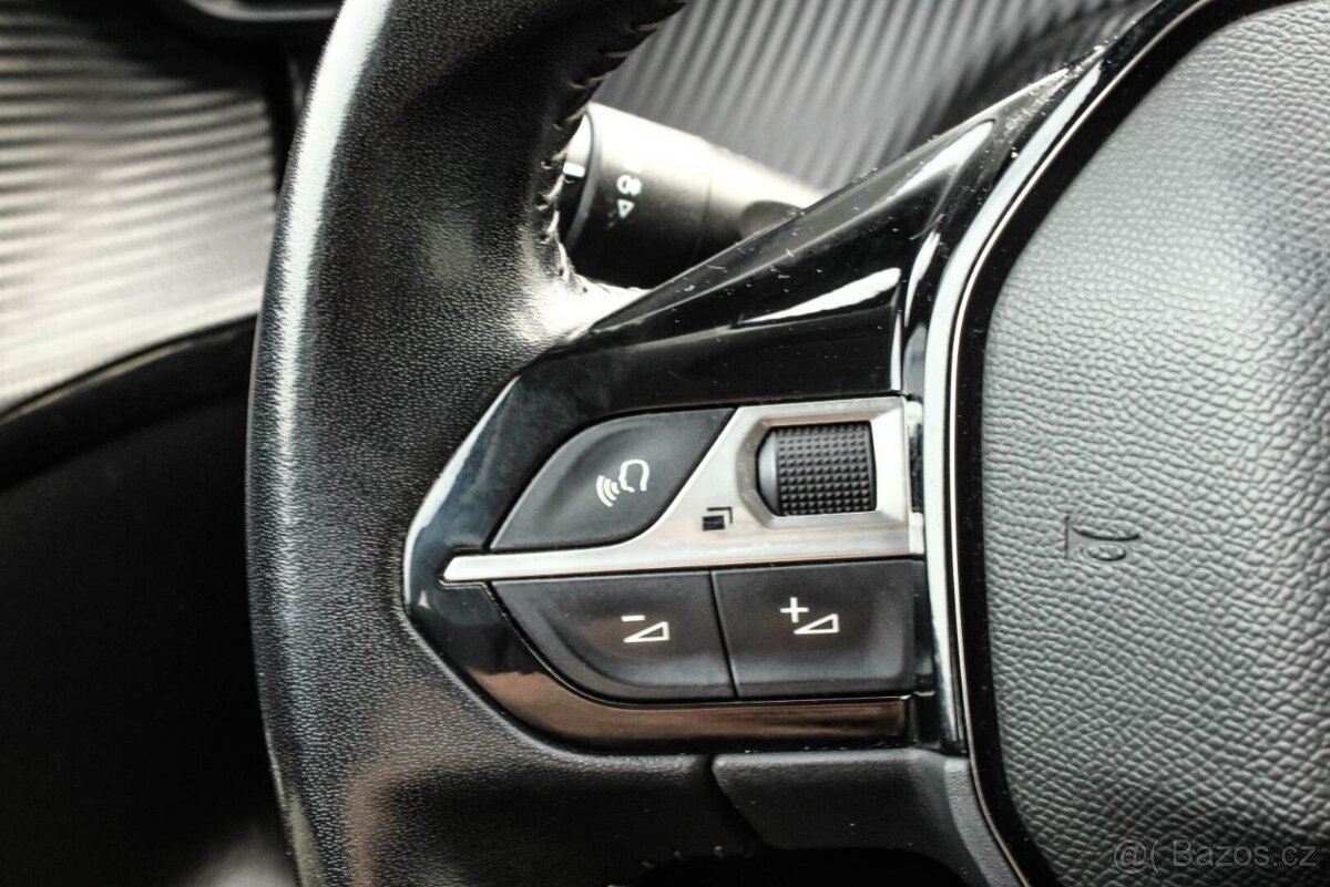Peugeot 208 1.2 PureTech Active Pack - 12
