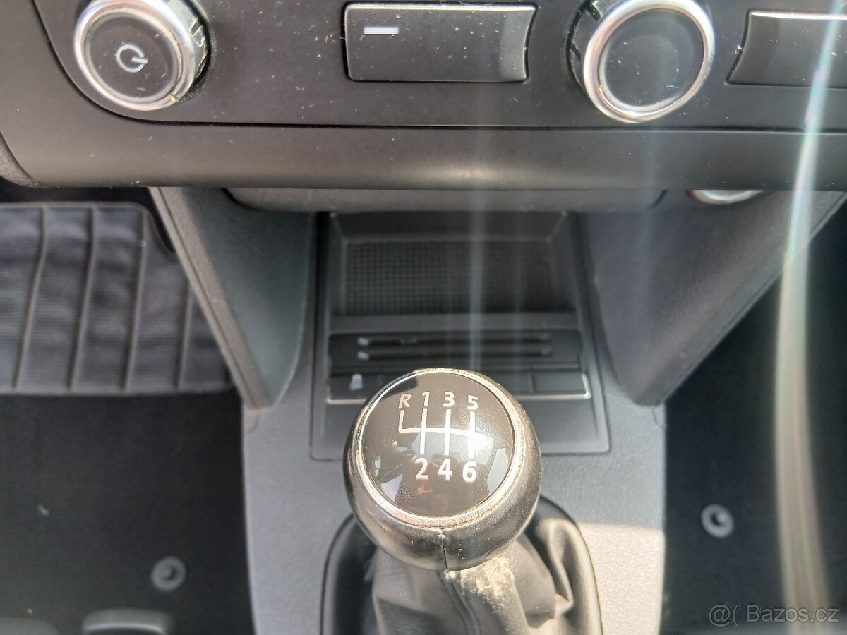 Volkswagen Touran, 1.4 TSI, 7 míst, r.v.2012 - 12