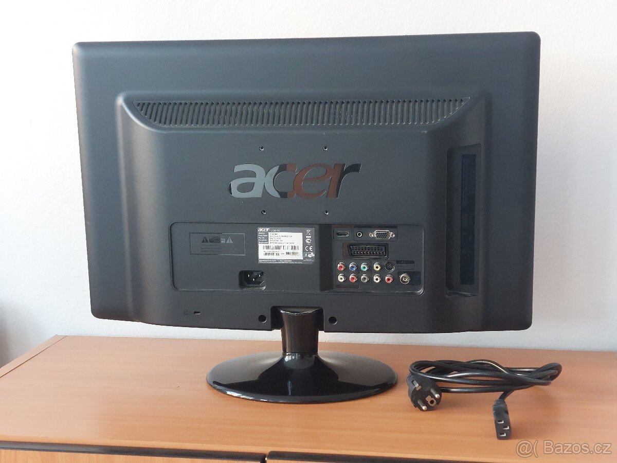Monitor Acer + držák na zeď - 12